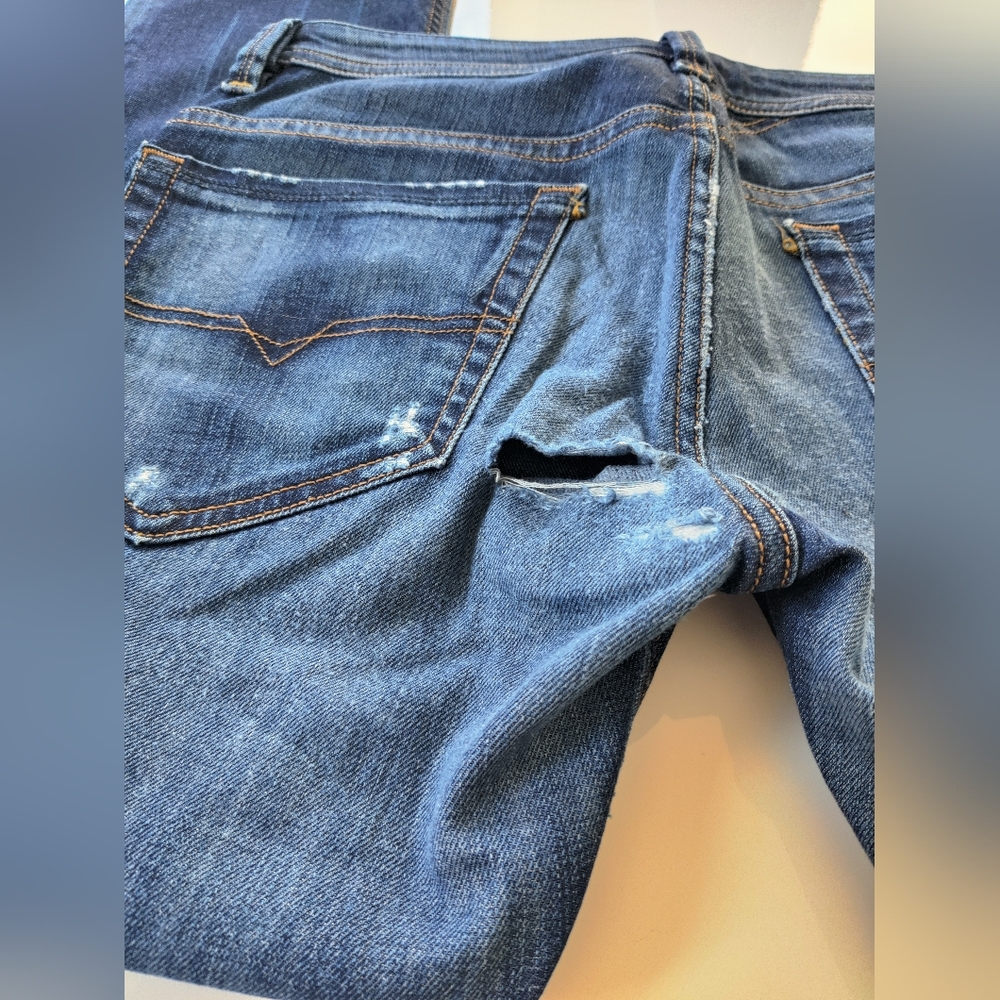 *Damaged* Diesel Thavar Jeans - Picture 3 of 13